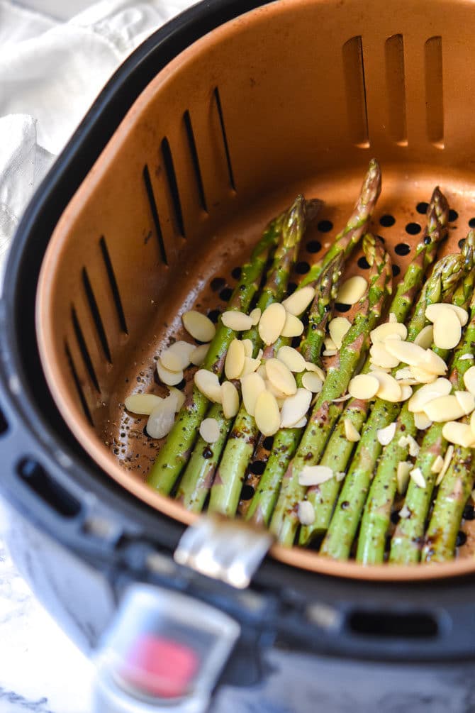 Air Fryer Balsamic Asparagus with Sliced Almonds_6