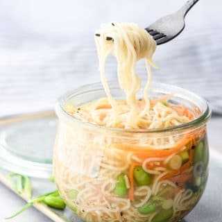 Mason Jar Instant Noodle Cups noodle pull with light noodles