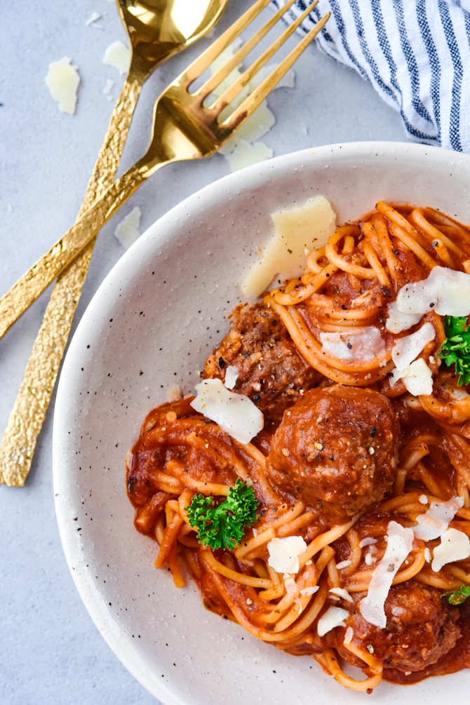 spaghetti-and-meatballs-styled-with-utensils