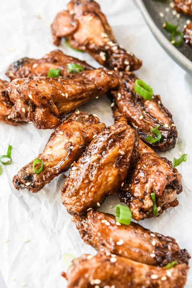 air fryer wings on parchment paper